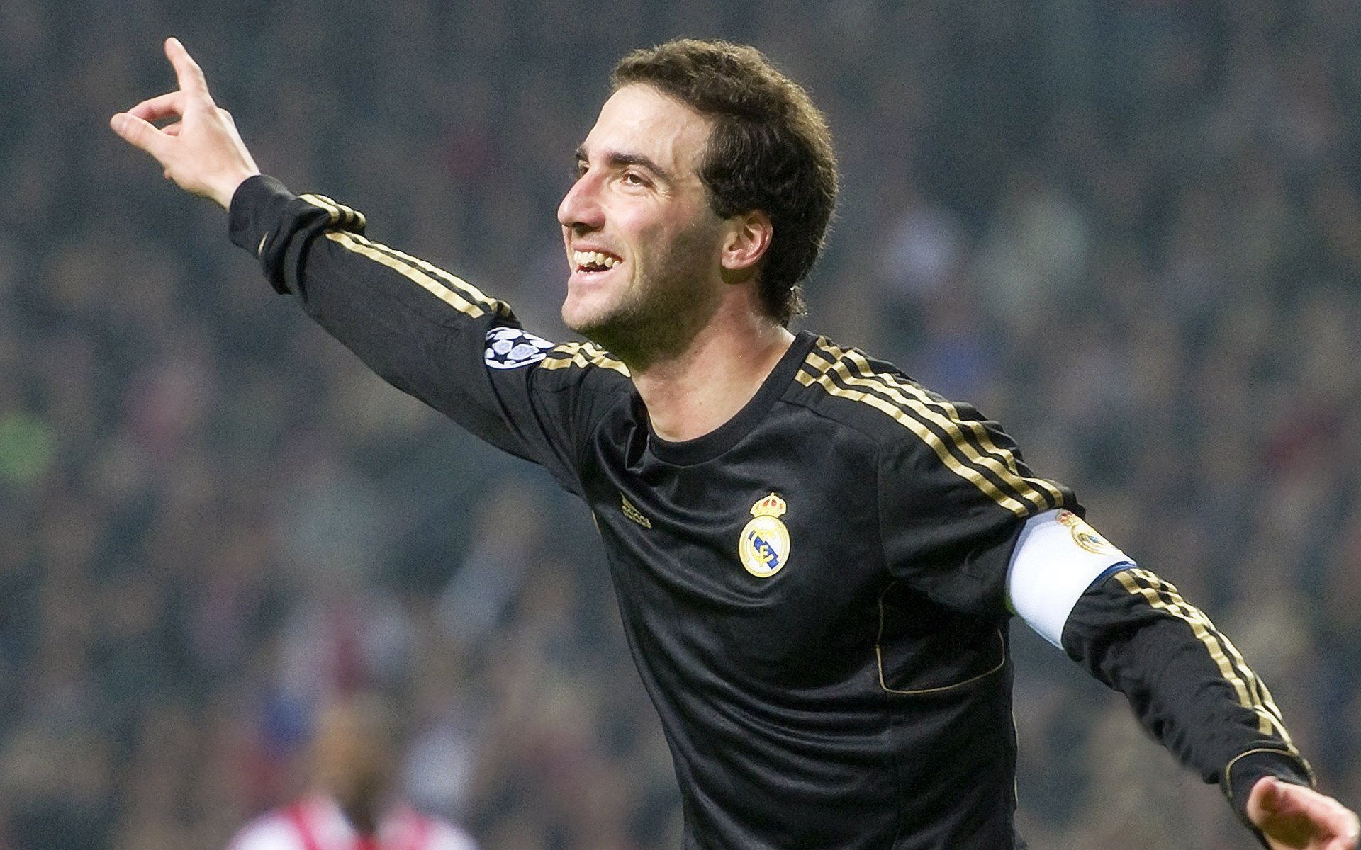 开云体育app-皮克，从诺坎普到直播间，一场全程高能输出的跨界征服